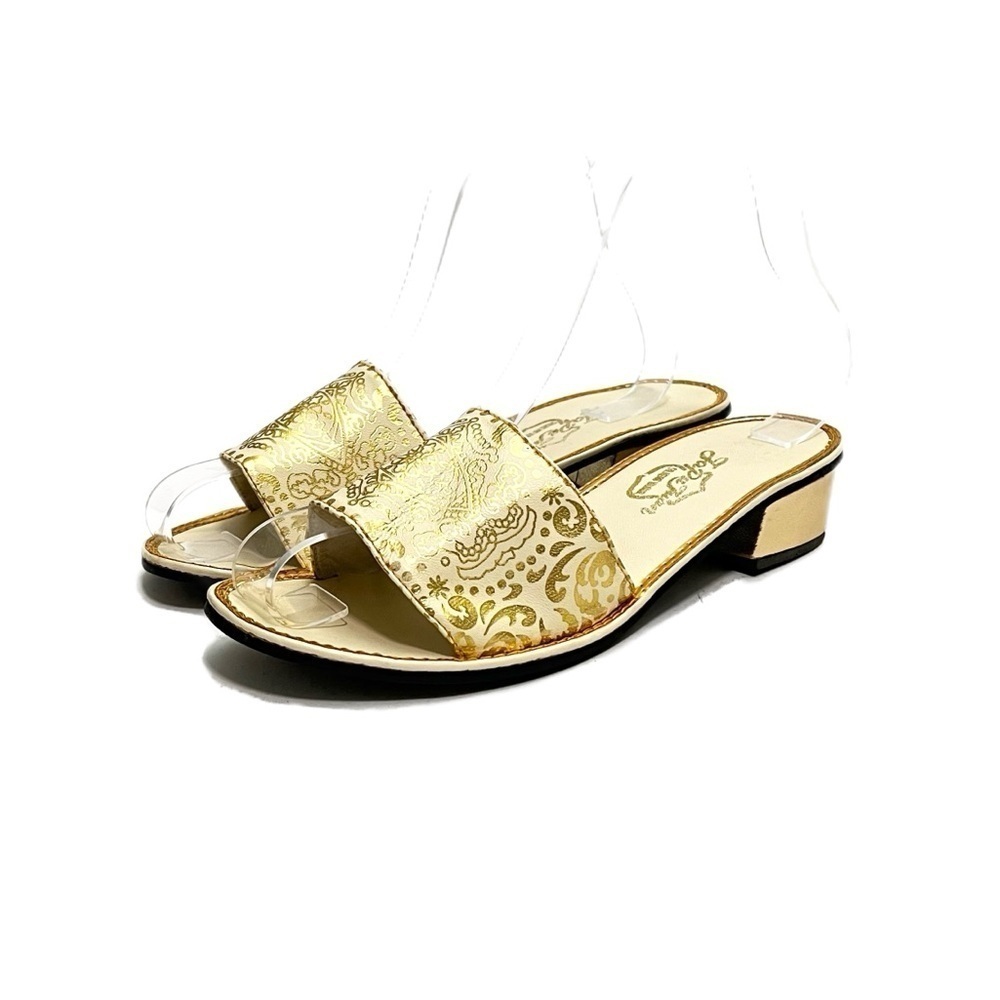 Vintage 1960s deadstock ivory vegan leather gold paisley slip on heeled sandals - Picture 6 of 8